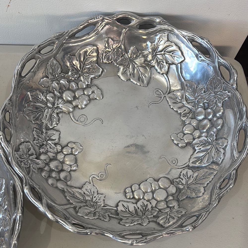 Arthur court serving bowls - Picture 3 of 3